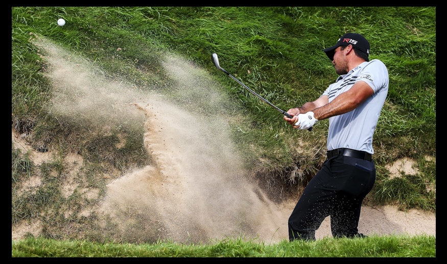 SHEBOYGAN, WI - AUGUST 14: Jason Day of Australia plays from the sand on the 9th hole during the second round of the 2015 PGA Championship at Whistling Straits on August 14, 2015 in Sheboygan, Wisconsin.  (Photo by Tom Pennington/Getty Images)