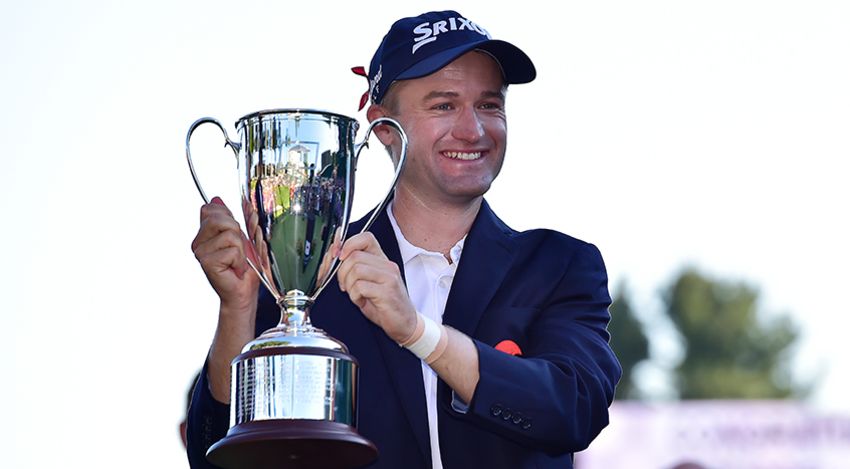 Russell Knox with Travelers trophy