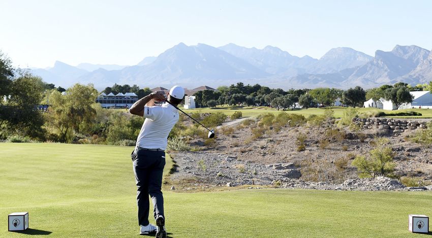 Lucas Glover leads by one shot over Rod Pampling after Round 3 of the Shriners Hospitals for Children Open. (Steve Dykes/Getty Images)