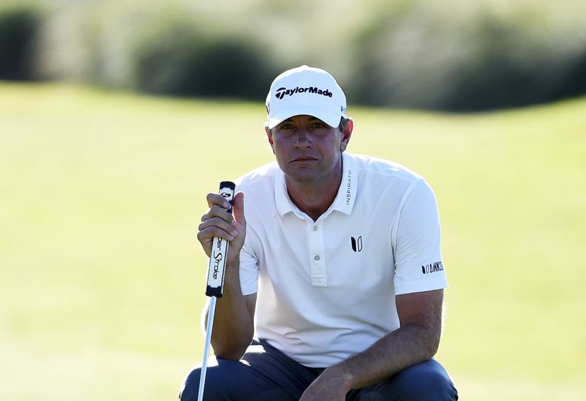 Glover holds one-shot lead